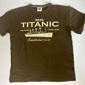 Titanic Graphic Tee Mens XL Slim Fit Distressed Belfast Ireland Travel Tshirt